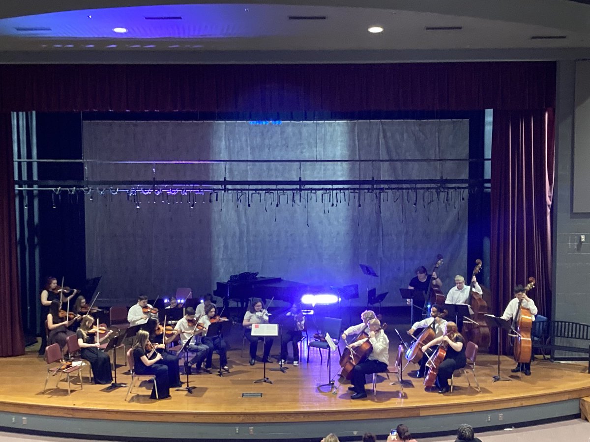BCMiddleSchool's tweet photo. Great job by our elementary and middle school students at the BC Spring Strings Concert! Great commitment by all to help students experience success! #FullSteamAheadBC https://t.co/ZqDk1wiPGn