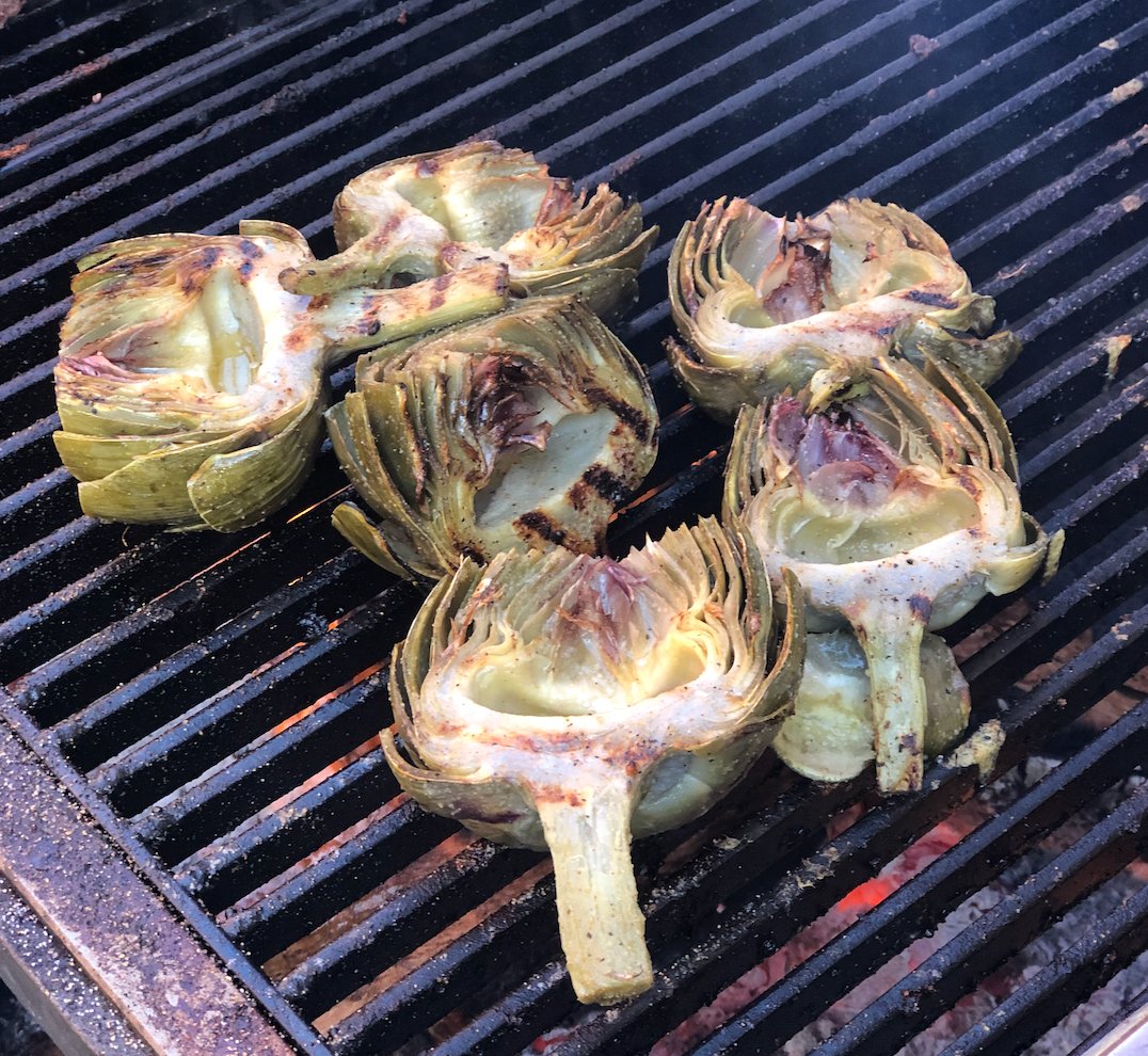 HitchingPost2's tweet photo. On the grill! 🔥 #Artichokes #GrilledArtichokes #HP2 #hitchingpost2 #Buellton #MagicStuff
https://t.co/YFxmLDX1FQ https://t.co/W6O5D4jpQE