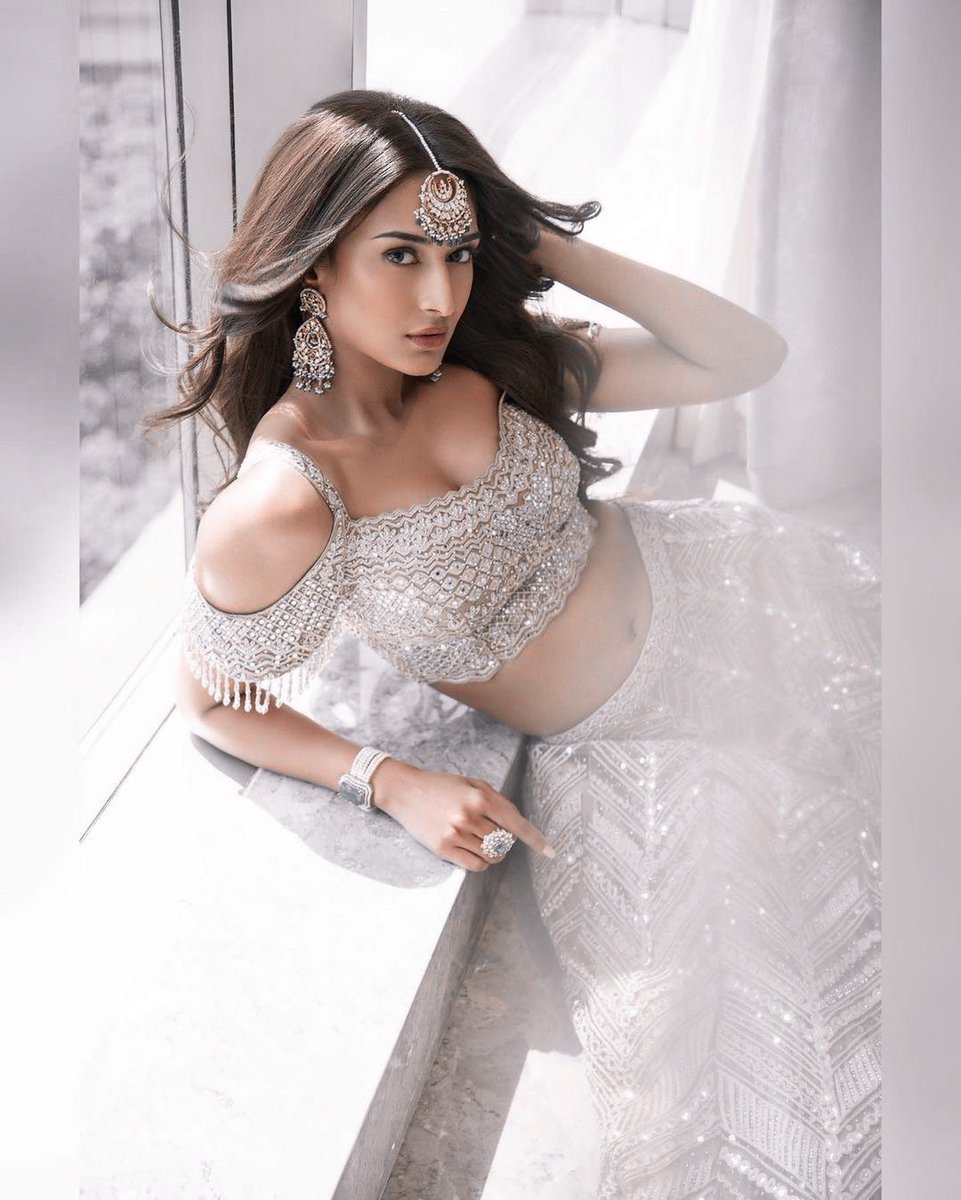 feisty_princes's tweet photo. Apsara ho tum..Ya koi Pari… 🎶🎵
Tarif ye bhi to..Sach he kuch hi nai.. 🎵🎶

@IamEJF 🔥🥵
#EricaFernandes https://t.co/mKenOfzUCH