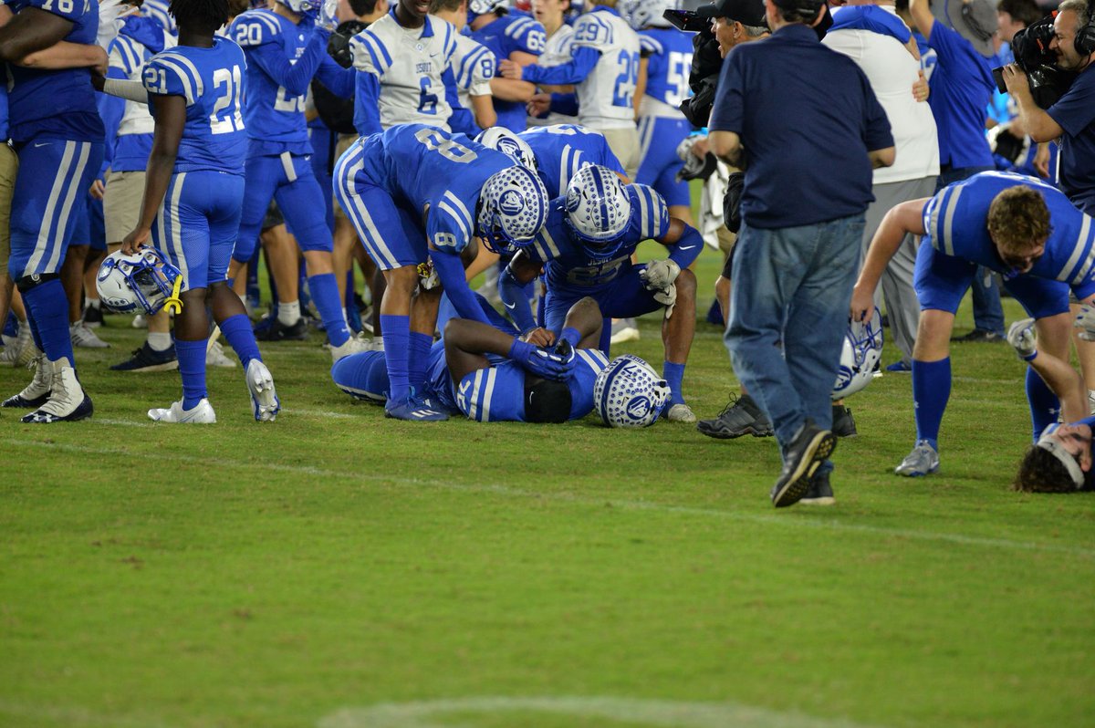 JesuitTigers_FB's tweet photo. Still feels like yesterday. #AMDG #JesuitFootball #Tigers #FHSAA #HSFB #Champs https://t.co/Rx8vQUcAt2