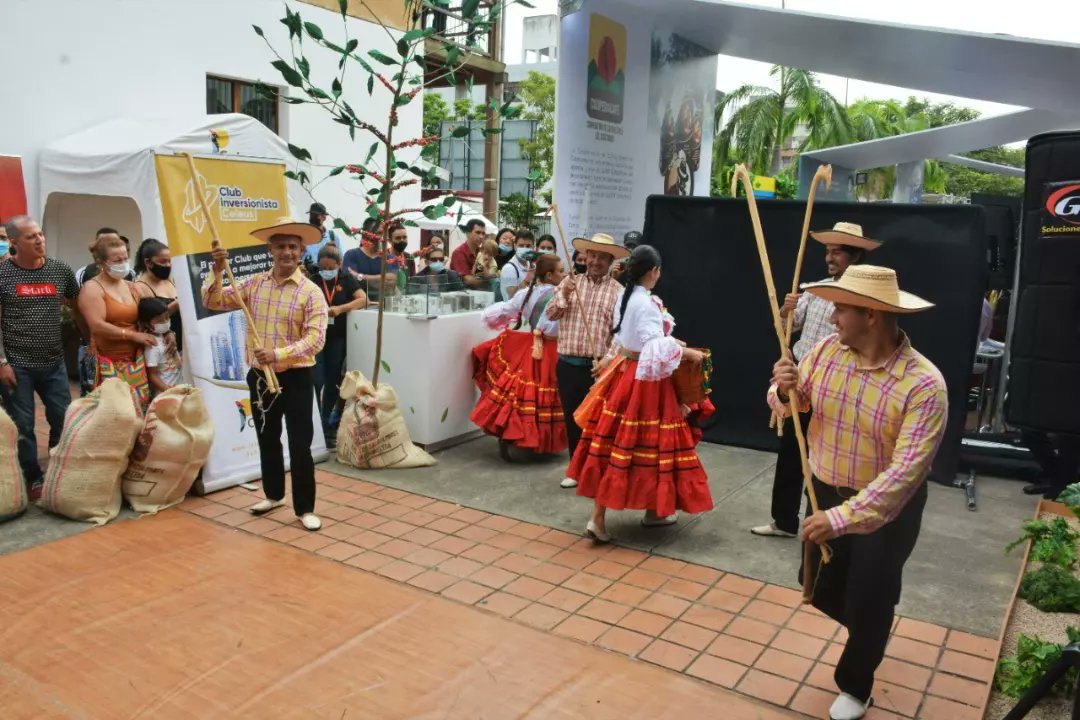 cccucuta's tweet photo. Degustaciones, concursos, barismo, catación, muestra comercial, música, danza y mucho más. Entrada libre a “La Cuna del Café, Feria de Cafés Especiales”.
#cunadelcafé #vamospormas #camaracucuta #fedecafeteros https://t.co/VgrHZn08pS