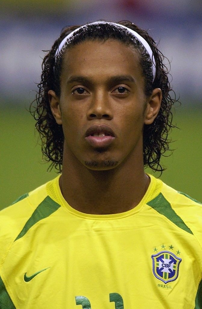 10Ronaldinho's tweet image. Tá chegando a hora... 🇧🇷🇧🇷🇧🇷