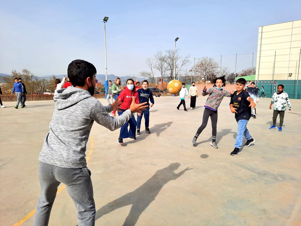Escola Castell Ciuró tweet media