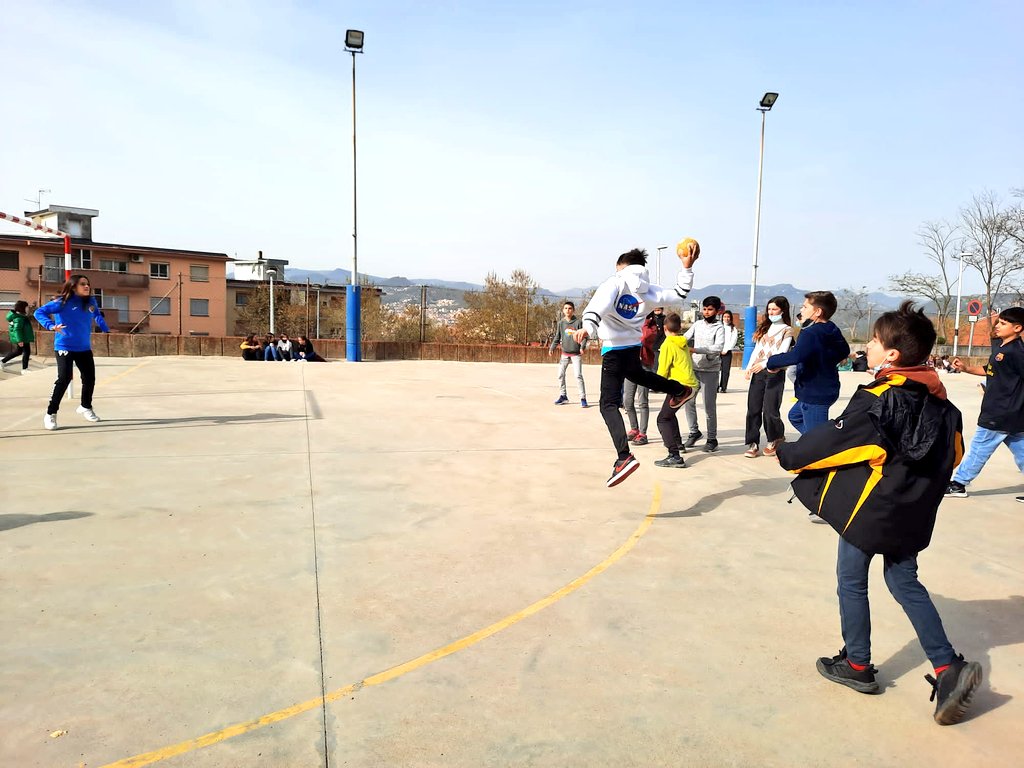 Escola Castell Ciuró tweet media