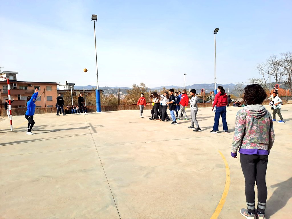 Escola Castell Ciuró tweet media