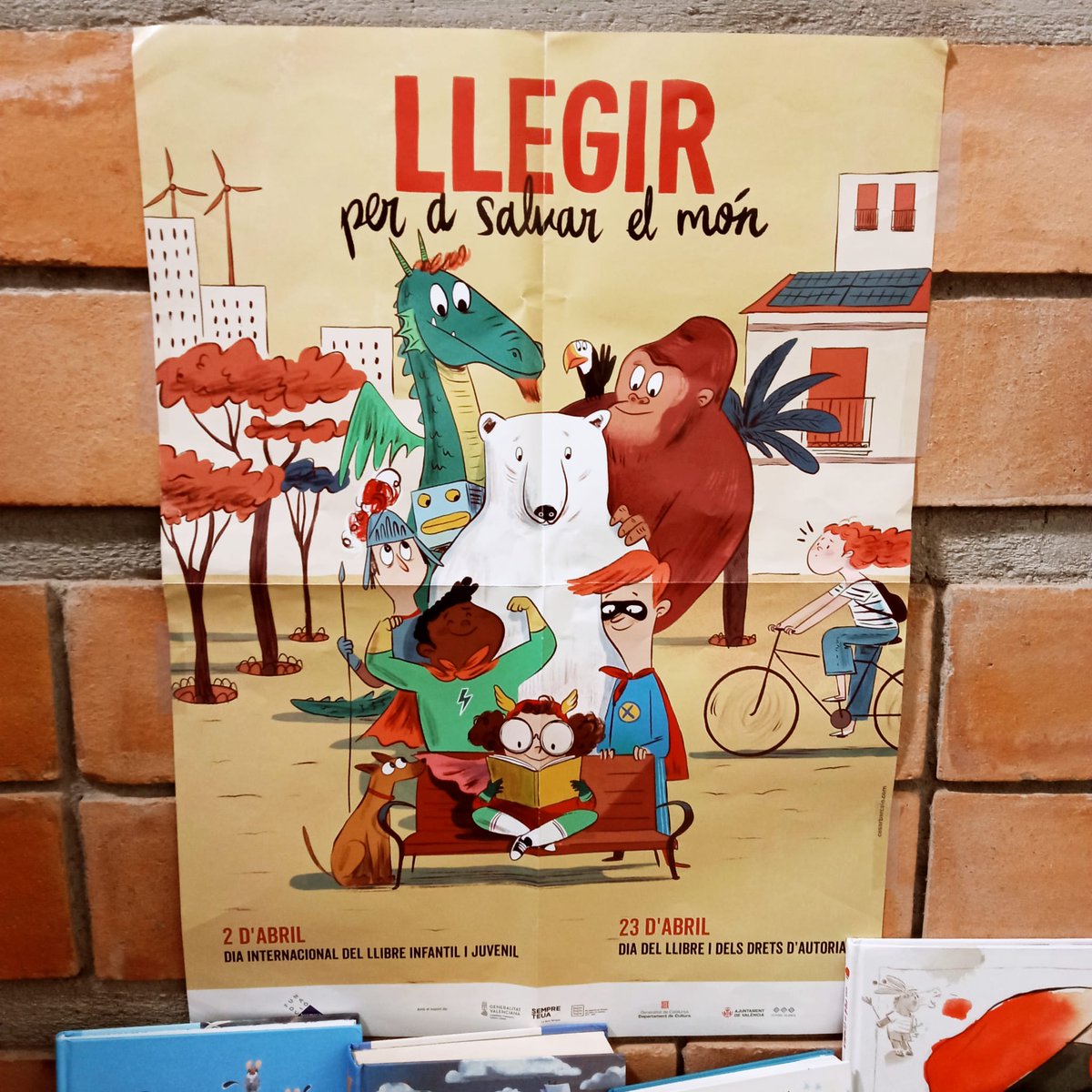 BiblioPalafolls's tweet photo. "Llegir per a salvar el món"! El #2dabril és el Dia Internacional Del Llibre Infantil i Juvenil.
@fundaciobromera @FerreriesPalafo @BibliosMaresme @EscolaMasPrats @insfontdelferro #diadelllibreinfantilijuvenil #bibliosmaresme #bibliotequesxbm #quèfemalesbiblios #palafolls https://t.co/BoyWG2qfnr