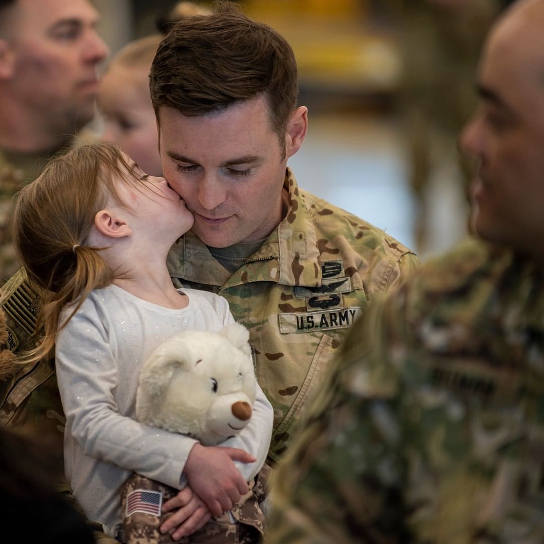 USArmy's tweet photo. April is the Month of the #Military Child!

Whether at home or overseas, we #salute our Army kids for their sacrifice and strength in support of mom and dad!

📸 by Master Sgt. Becky Vanshur

#MonthoftheMilitaryChild #ArmyBrats #Brats2Boots https://t.co/7mhxmP66b6