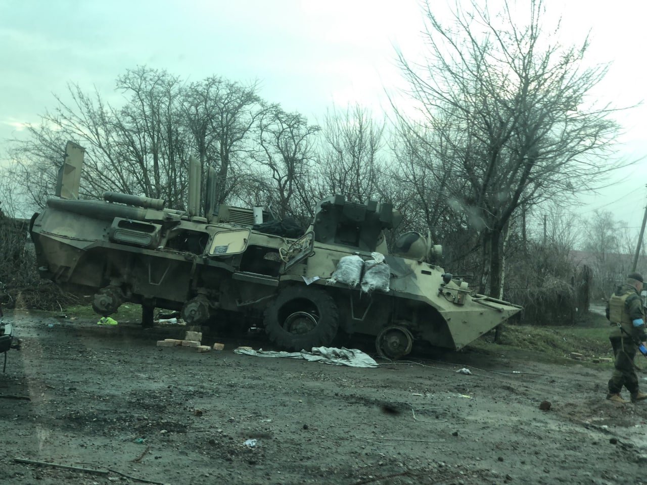 Парк подбитой техники. БТР-4 подбитый.