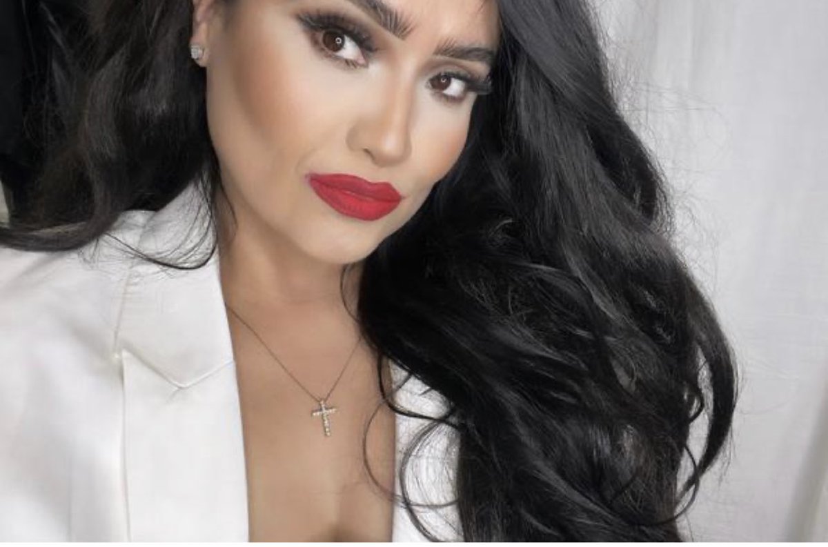 itsluisastyle's tweet photo. #datenight #ootd #outfit #outfits #blazer #Blog #heels #highheels #fashion #fashionista #bloggerstyle #jessicasimpson #shopmycloset #getthelook #LinkInBio #wiw #wtw #motd #makeup #beauty #beautyblogger #redlips #redlipstick #style #StylipS #clearheels #Trends #trendy #Creator https://t.co/uAYnlijDTl