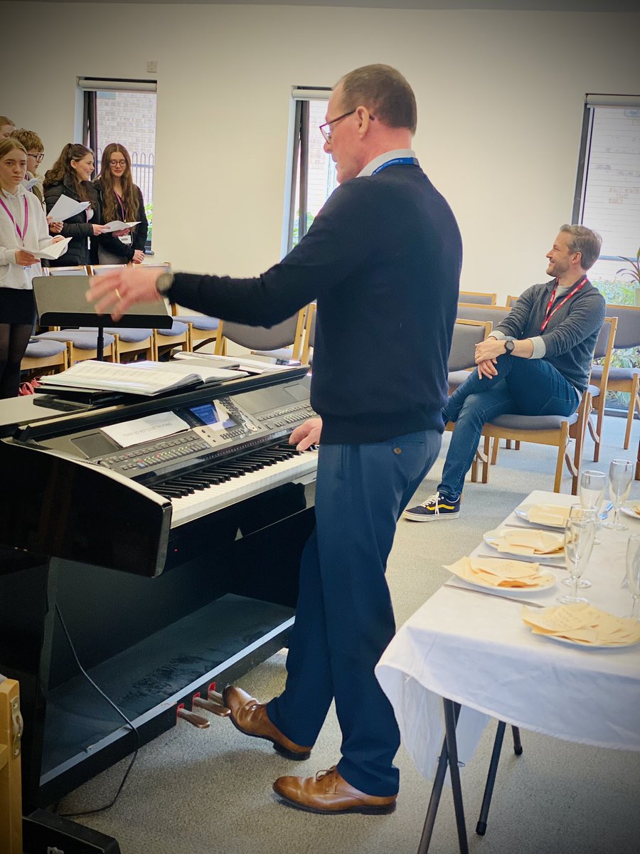 StAidansCEHS's tweet photo. Ahead of the concert to celebrate 30 Years of Chamber Choir, our current members were lucky enough to have a workshop today with a founder member of Chamber Choir, professional conductor and presenter of BBC Proms, @gregbeardsell! https://t.co/dtSMA8EvYc