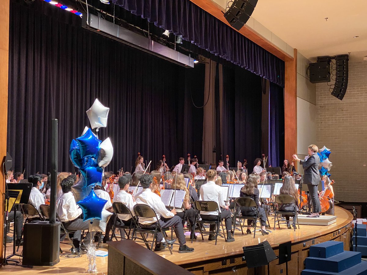 jdiegidio1's tweet photo. Amazing evening of music last night at our All-District String Concert! @RandolphSchools #Stringfest @MrSchaberg
#MIOSM https://t.co/zAXC7Wk2Pq