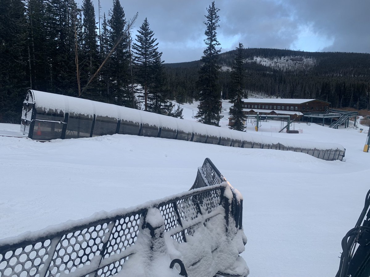 snowyrangeski's tweet photo. A few freshies for Friday—going to be a great weekend at Snowy! #snowyday #SeeYouThisWeekend #seeyouatsnowyrange https://t.co/18shHny6iS