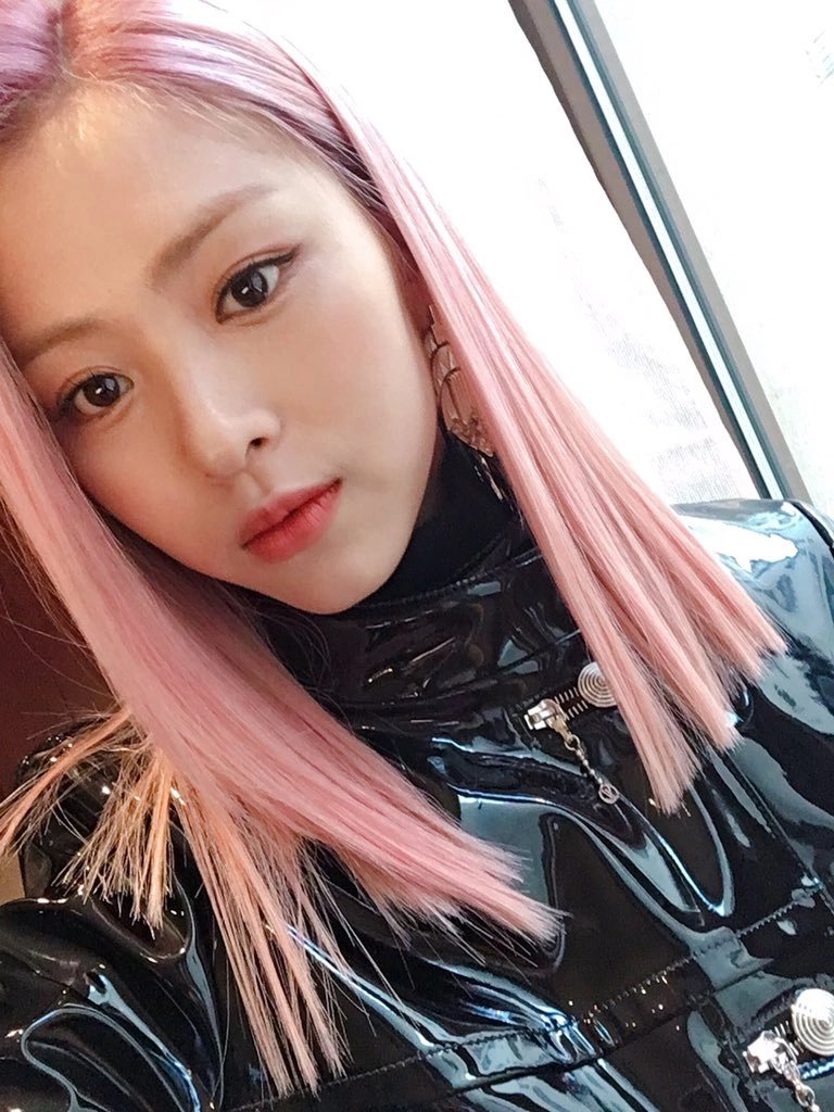 ryujin in pink hair hits different