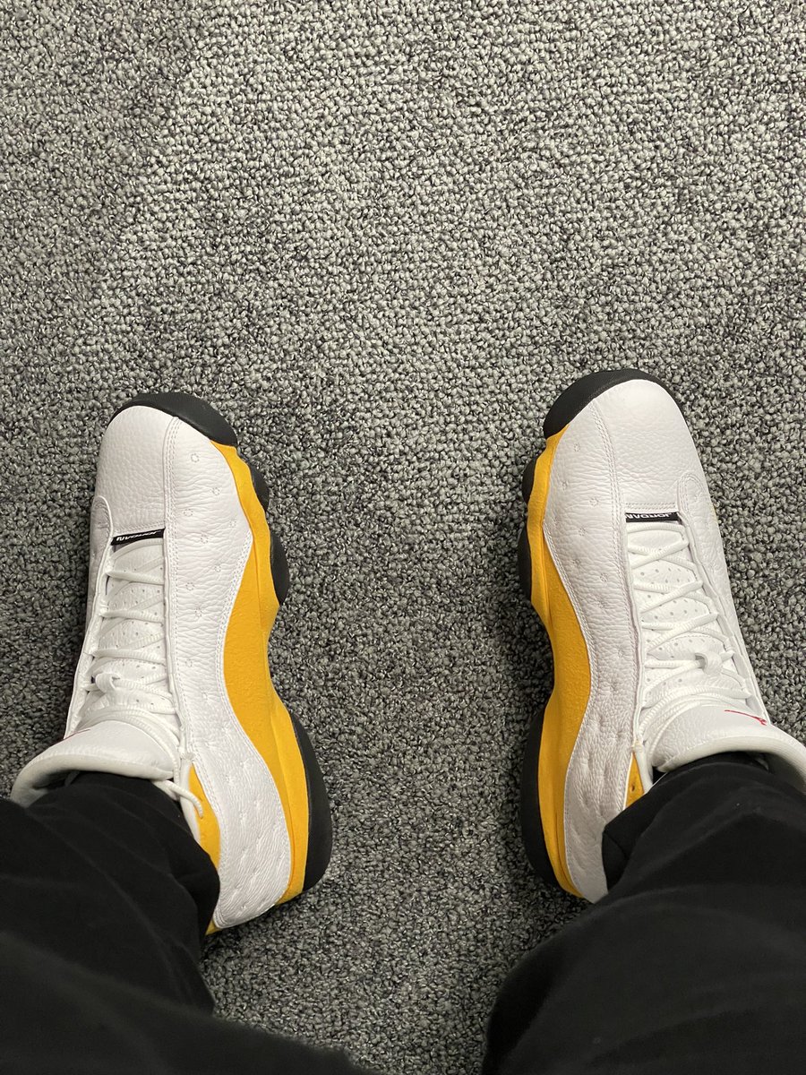 EthenRawlings17's tweet photo. @thesolesupplier In the office lol https://t.co/R7ZVv4EobU