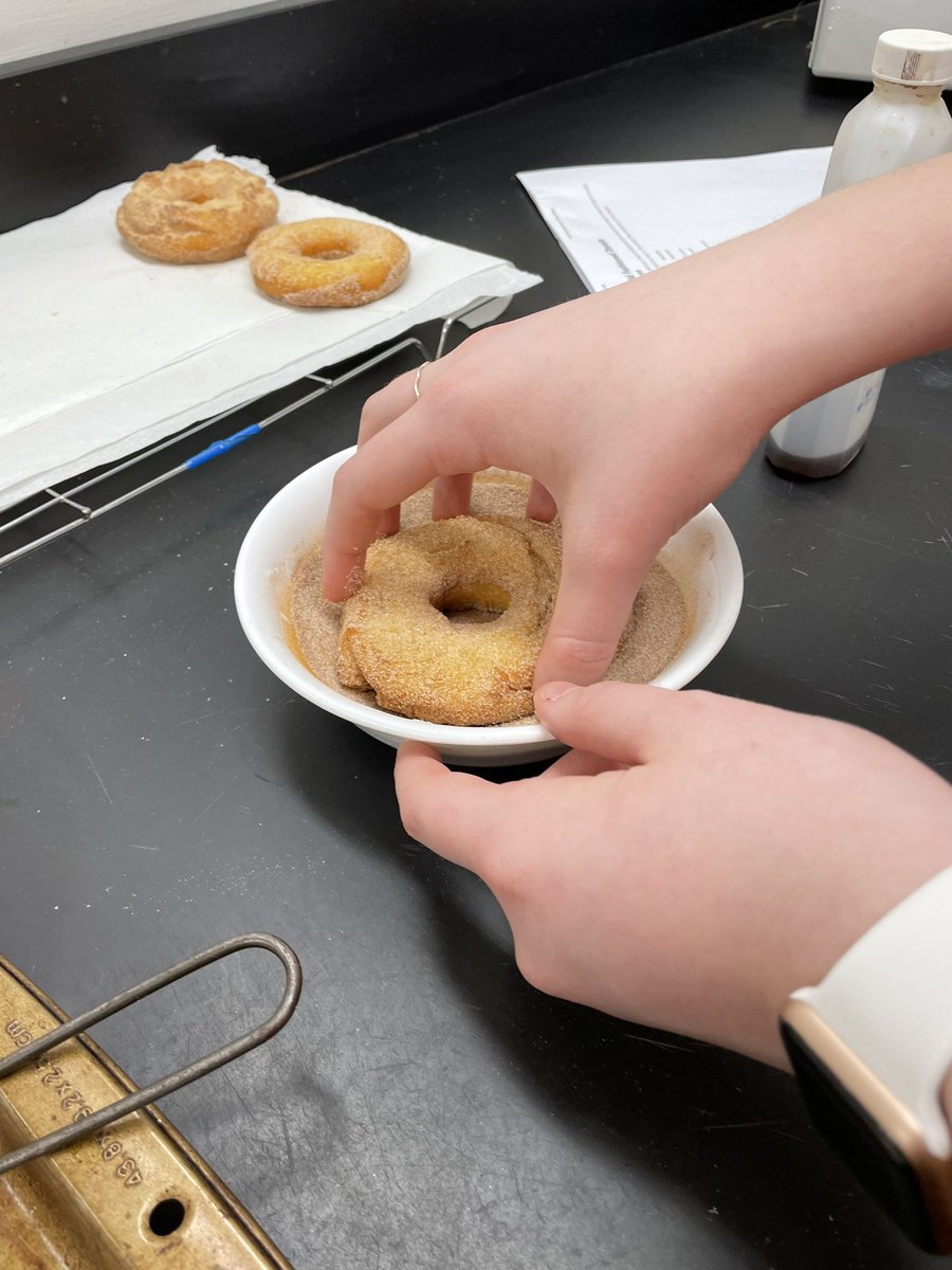 ClarkDanalyn's tweet photo. TGIDD. Thank God It’s Donut Day!  Culinary Fundamentals Deep Fat Frying !!!! https://t.co/aifKUJwZ3k