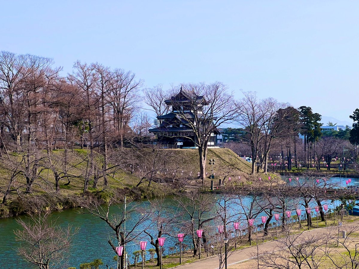 Yozakura_joetsu's tweet photo. 明日4/2（土）の出店者はコチラこちら💁‍♀️
桜の開花はまだみたいですが明日はいいお天気になりそうです☀️ https://t.co/F1jv9mgWCU