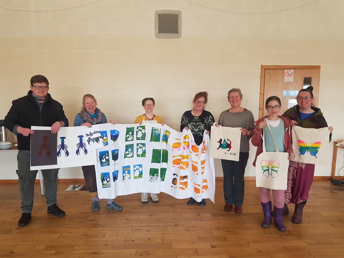 UrrasOG's tweet photo. #Sunnd2022
Thanks to all who attended our Introduction to DIY #ScreenPrinting & to Artist/Creative Practitioner Elaine Smith for leading the sessions as part of our #Sunnd programme. Some great pieces created during the 6 sessions! #WinterWellbeing #HealthyIslandsFund https://t.co/FwaRseog55