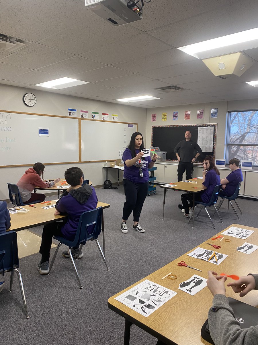 MrsBartsch's tweet photo. STEM DAY!!! What a great day of learning and community!!! Thank you Twining staff for an amazing event! @TwiningSchool #GFSchools https://t.co/mvnM1ytfZE