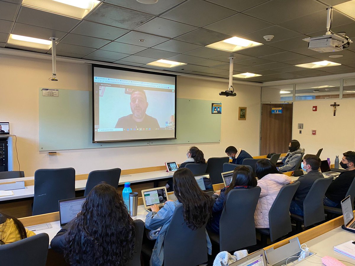 AlonsoJotaM's tweet photo. Foto de ayer en una clase especial sobre eReputación o "reputación online" en @unisabana 🇨🇴. Fui invitado para compartir con los/as estudiantes métricas y buenas prácticas para monitorear la reputación de una marca en el ecosistema digital 📊 🚀 #dataanalytics @Boat_Research https://t.co/Er3VFSmcYo