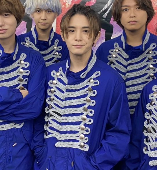 omosireeeeeonna's tweet photo. 山田涼介マジで似合わない色存在しない可能性がある。

寒色も暖色も問題ないどころか完璧に着こなしもはやイエベかブルベかも分からない。
顔面が整いすぎて色の概念消えた？？

 #山田涼介 https://t.co/8SY86Yvdq1