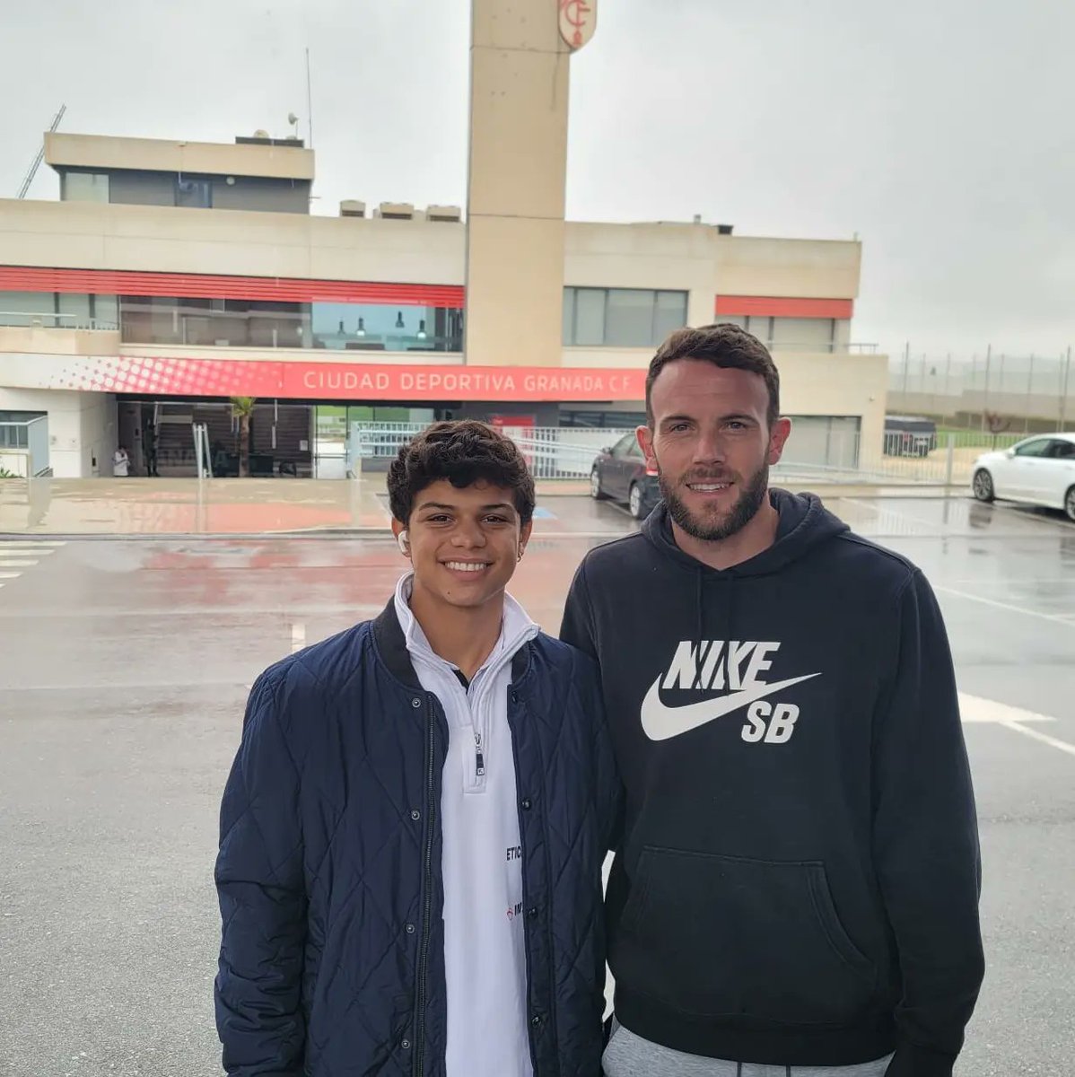 Futbolistas del primer equipo del <a href="/granadacf/">Granada CF ❤️⚪️</a>, mención especial al gran <a href="/Quini17/">Quini</a>