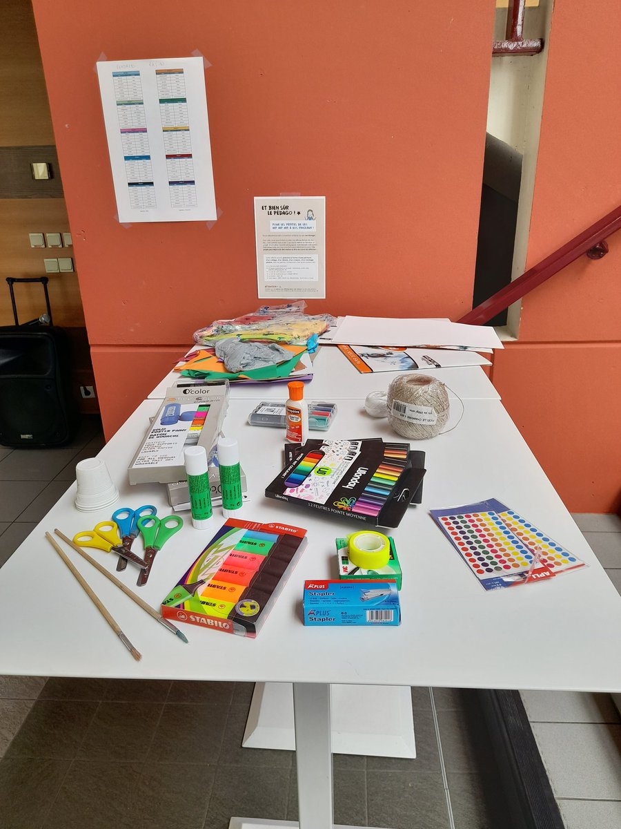 LeoLagrangeLyon's tweet photo. Participation de 3 membres de l'équipe de direction périscolaire lors de la 15ème Convention Pro Enfance @LeoLagrangeLyon autour du sens à préserver du métier de  l'Animation. Belle intervention de Mme BARDES aussi. À l'année prochaine ! https://t.co/Moh7kl8EUd