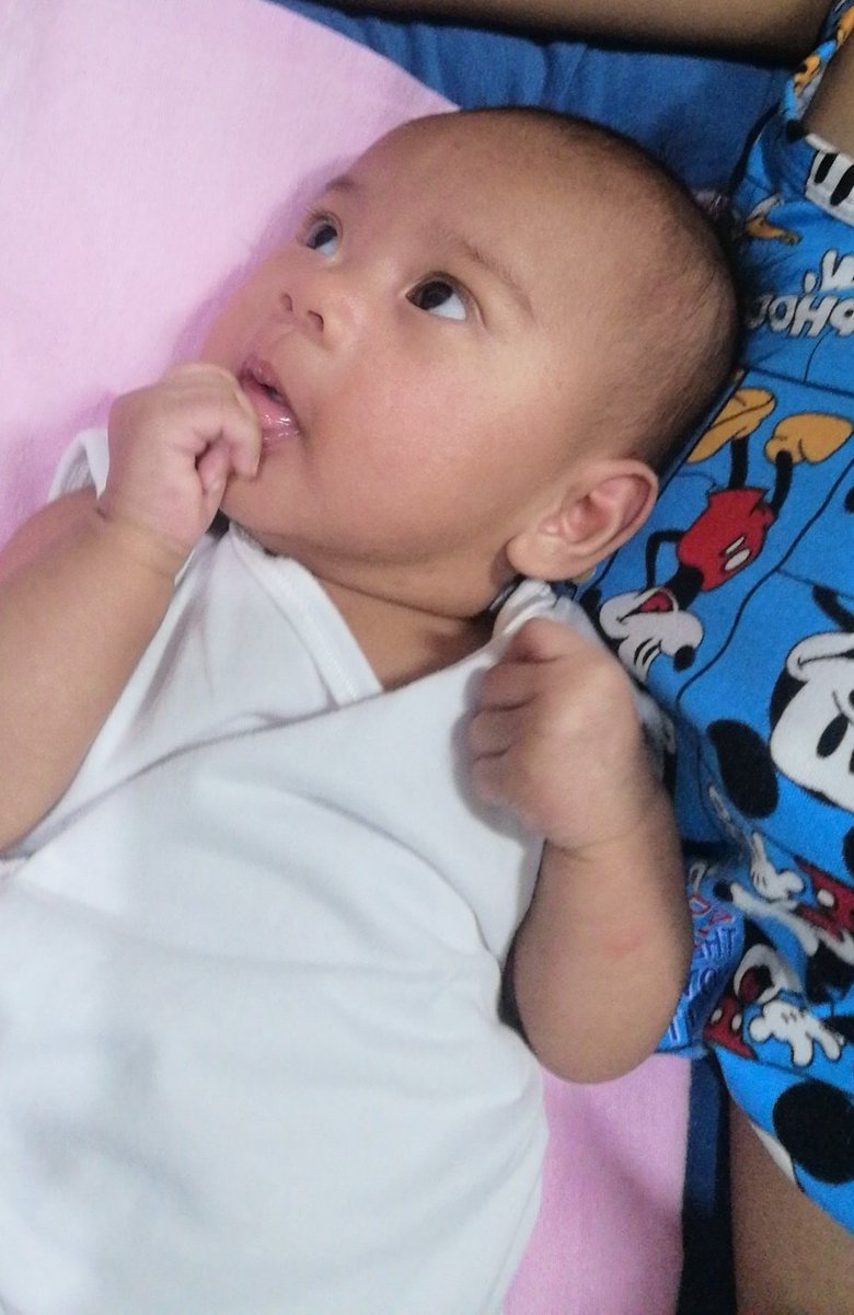 daenerisse's tweet photo. Anak, mababa na yung 15 hours na bukas ang aircon. Ikaw ibabayad ko sa @meralco 😂😂 jk lang. Love you bengbeng ko. Kahit 24 hrs pa wag ka lang magi-iyak. https://t.co/ZPcip09fqJ