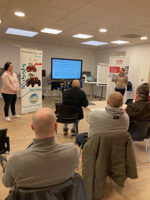 VDunkerque's tweet photo. Au #PoleemploiDunkerque ⤵️
#Critinterim présente les postes d'opérateurs de production à pourvoir au sein de #Kubota avec formation d'adaptation avant la prise de poste en mission intérimaire
🎯 Déjà des rdv pris pour démarrer prochainement 👍
Bravo aux candidats sélectionnés 👏 https://t.co/nxLBBkb3eQ