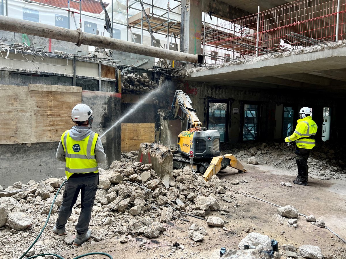 jcoffeyconst's tweet photo. Good Working Practices at Millennium Bridge House!
Robotic Demolition Equipment : Reducing the risks of excessive hand arm vibration issues.
#goodworkingpractices https://t.co/hsq4L7R0Q5