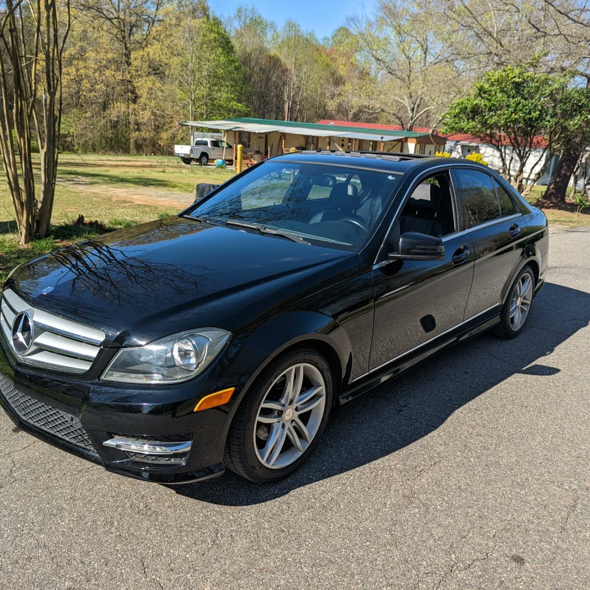 MurrellMtspts's tweet photo. #blackonblack #Mercedesbenz #Cclass 
caught my eye yesterday. checked her out and everything is smooth on this #Benz
77K mi and clean #Carfax.
Financing Available!!!
(980) 781-5575 Office
#TheFinAutoBroker #carsforsale  #FreakyFriday #germanengineering  #foriegn https://t.co/5caMvREWGd