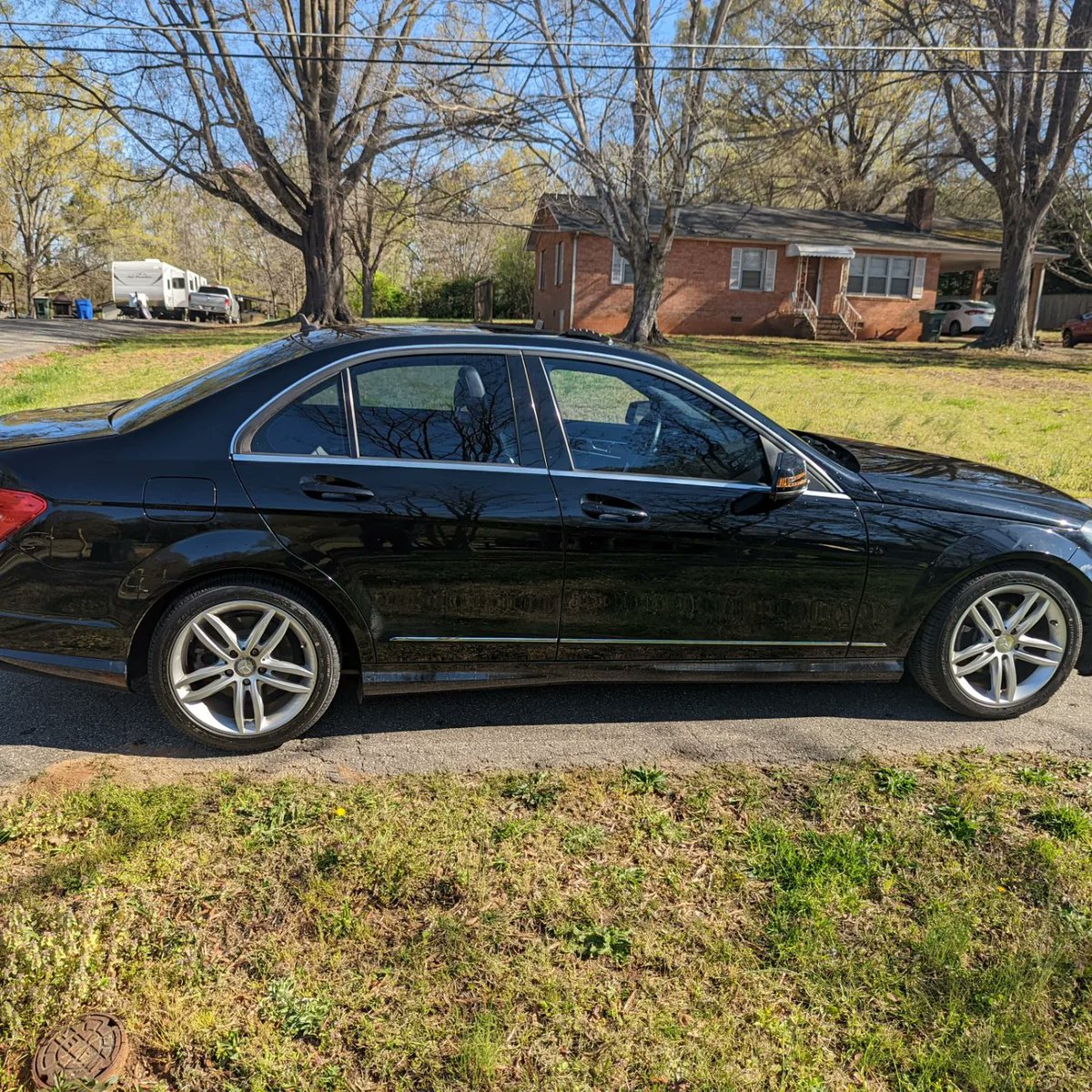MurrellMtspts's tweet photo. #blackonblack #Mercedesbenz #Cclass 
caught my eye yesterday. checked her out and everything is smooth on this #Benz
77K mi and clean #Carfax.
Financing Available!!!
(980) 781-5575 Office
#TheFinAutoBroker #carsforsale  #FreakyFriday #germanengineering  #foriegn https://t.co/5caMvREWGd