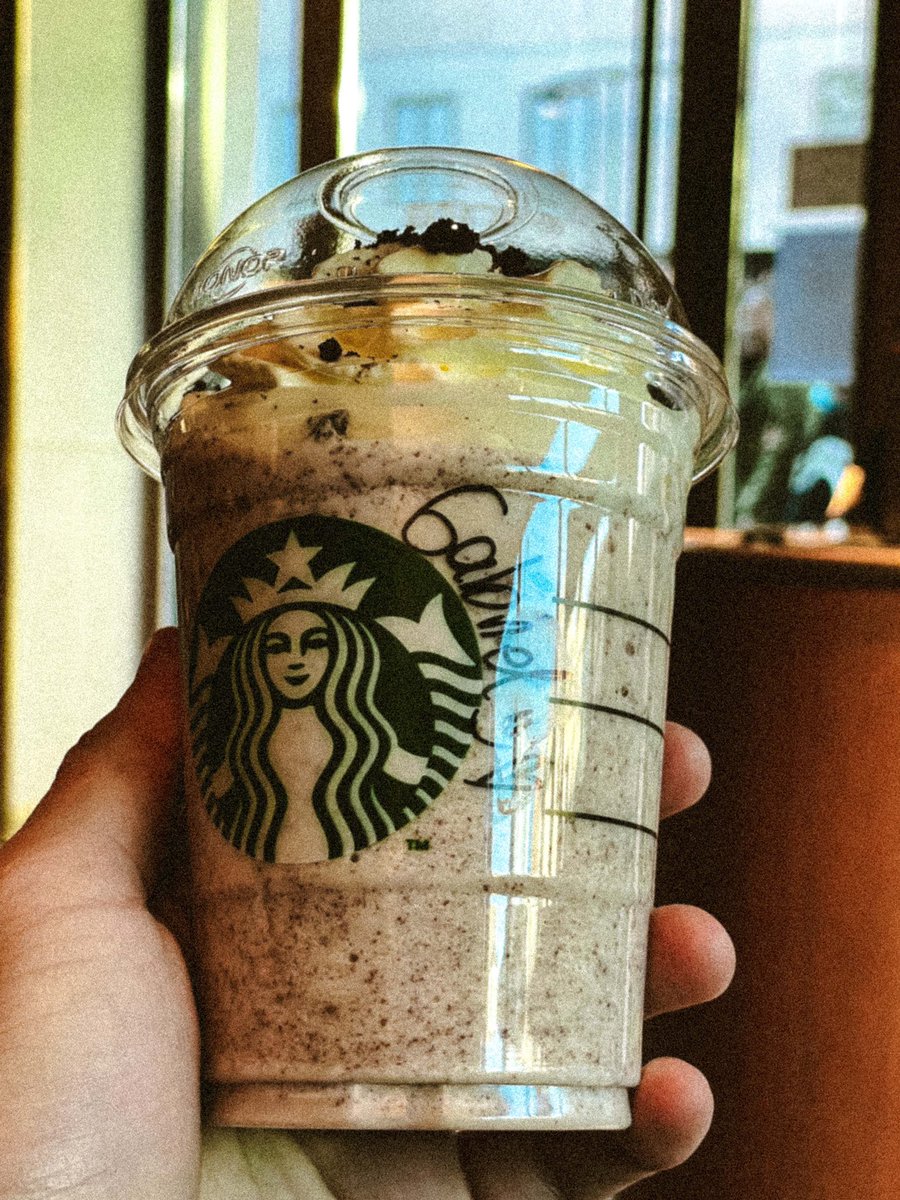 gabriel_solnita's tweet photo. #Milano #Citylife #Starbucks #Fotografy #vintage #FondazionePrada #Comoretto #Boscoverticale https://t.co/v55mePelmc