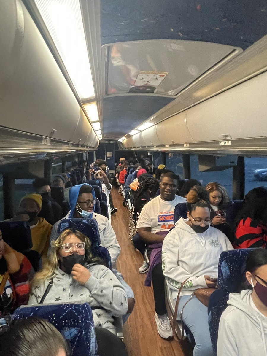 AntonioMBurt's tweet image. Senior KIPPSTERS  up bright and early this morning headed to a college tour of UAPB!! #KippForward #BacktoBasics