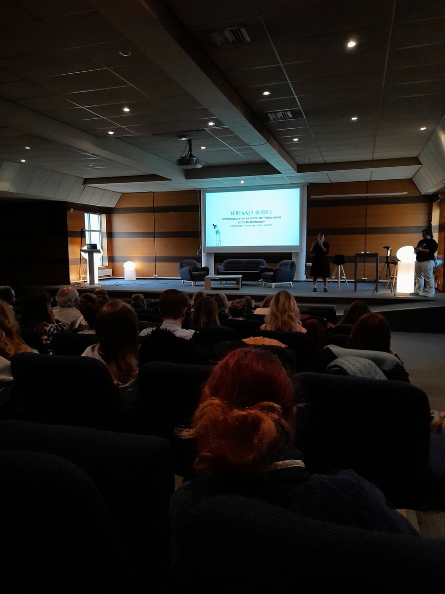 LeoLagrangeLyon's tweet photo. Participation de 3 membres de l'équipe de direction périscolaire lors de la 15ème Convention Pro Enfance @LeoLagrangeLyon autour du sens à préserver du métier de  l'Animation. Belle intervention de Mme BARDES aussi. À l'année prochaine ! https://t.co/Moh7kl8EUd