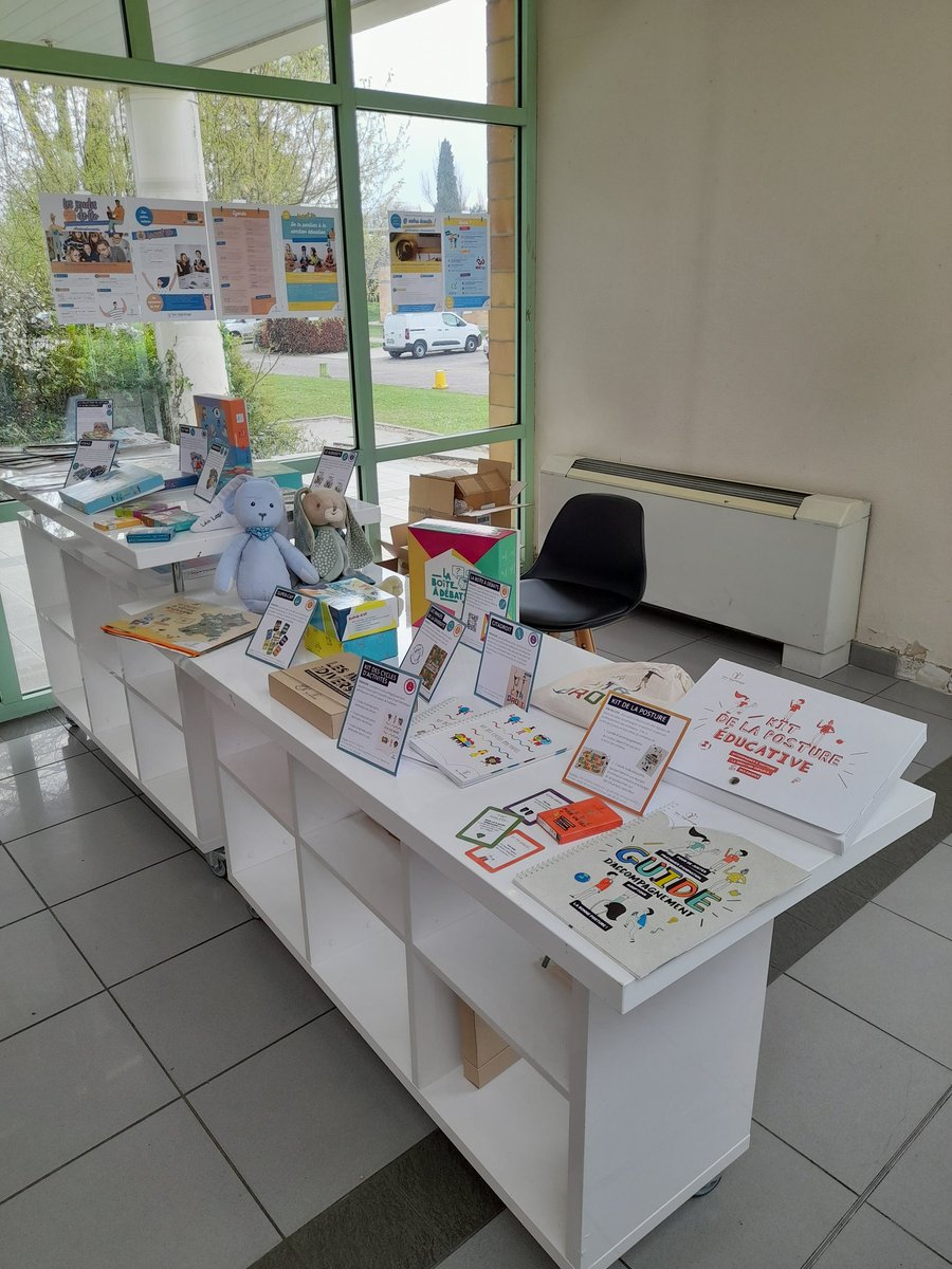 LeoLagrangeLyon's tweet photo. Participation de 3 membres de l'équipe de direction périscolaire lors de la 15ème Convention Pro Enfance @LeoLagrangeLyon autour du sens à préserver du métier de  l'Animation. Belle intervention de Mme BARDES aussi. À l'année prochaine ! https://t.co/Moh7kl8EUd
