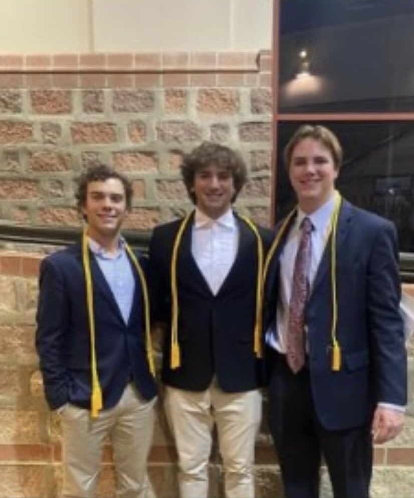 TomDavis_1's tweet photo. Congrats @Jack_Davis14 on being awarded Summa Cum Laude last night along with your 2022 classmates! https://t.co/RibAZlLGKJ
