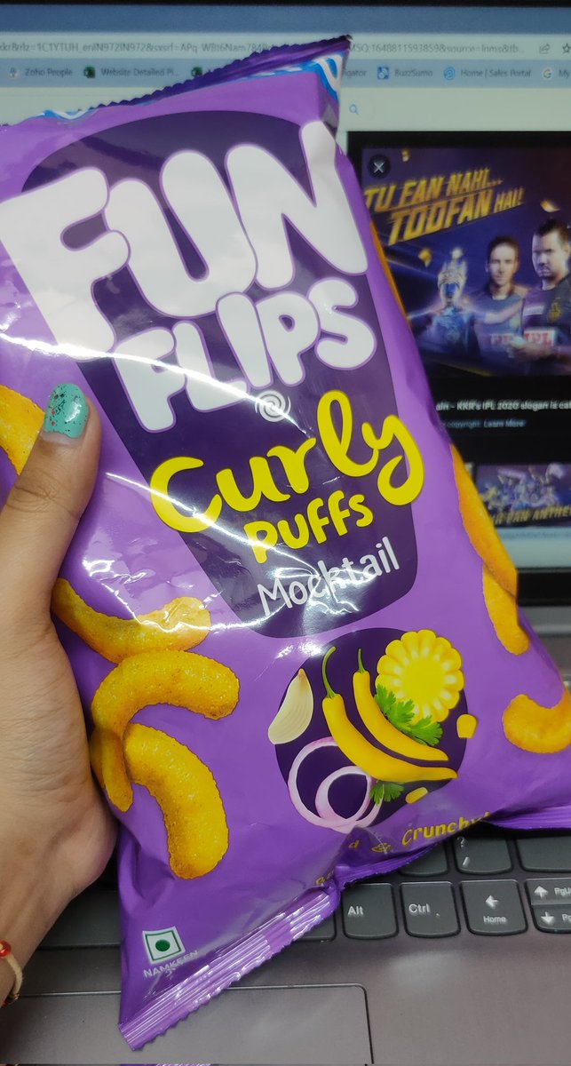 iamanjali16's tweet photo. enjoying the #KKRvsPBKS match without a lot of #Purple 💜

Karege, Ladege, Jeetenge! @KKRiders 

#KKRHaiTaiyaar | #PBKSvKKR | #FunMachalo with #FunFlips https://t.co/DRxducgCFT