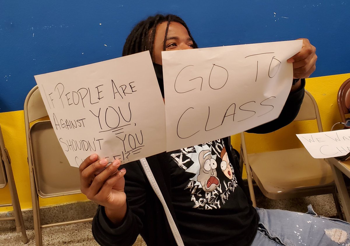 mrsspethdII's tweet photo. @DisneyIIMagnet honors and supports  student voice and activism. So proud of our Class of 2022 as they silently protest to bring back pre-pandemic community,peace, and true DII culture. @MsRz_DisneyIIAP @network14cps @LauraALeMone @ChiPubSchools https://t.co/xoj6RTAdtO