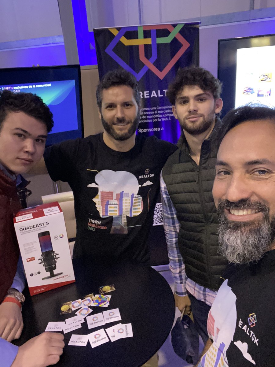 mwepfer's tweet photo. Conociendo los chicos de @PlutoniumPad https://t.co/LkptN5auRf