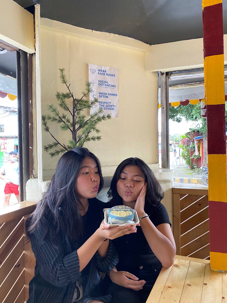 imrockefeller's tweet photo. happy #anD1VErsary !!!🥳

[@naimhdg @khaljanveles @eldianeluz ] https://t.co/2kQvXP9NBT