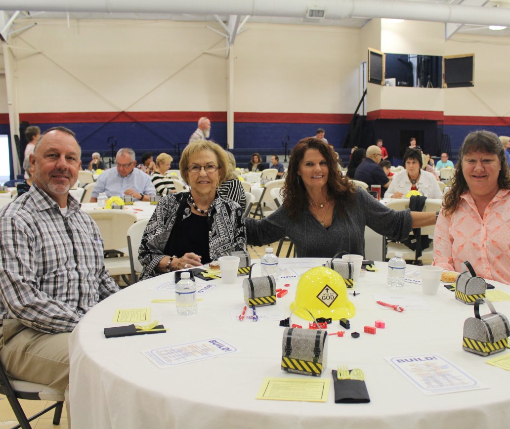 FMCSEAGLES's tweet photo. Our Teacher Appreciation Banquet is only a week away! The event is in the FMCS gym at 6 PM. If you have registered for childcare, please be sure to provide dinner for your child prior to arriving. https://t.co/7BdLjXJli0 https://t.co/uVm0EnL2l6