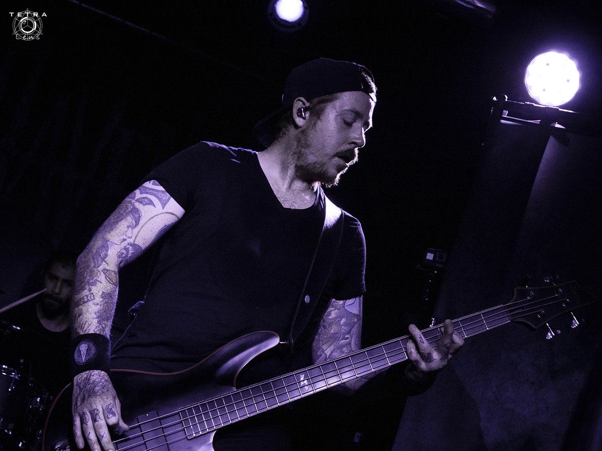 theravenage's tweet photo. Matty at the PowerHaus in December of last year π₯
πΈ @Tetrahedre
#TRA #theravenage #mattycox #bass #schecter #powerhaus #london https://t.co/wbqbphDlhh