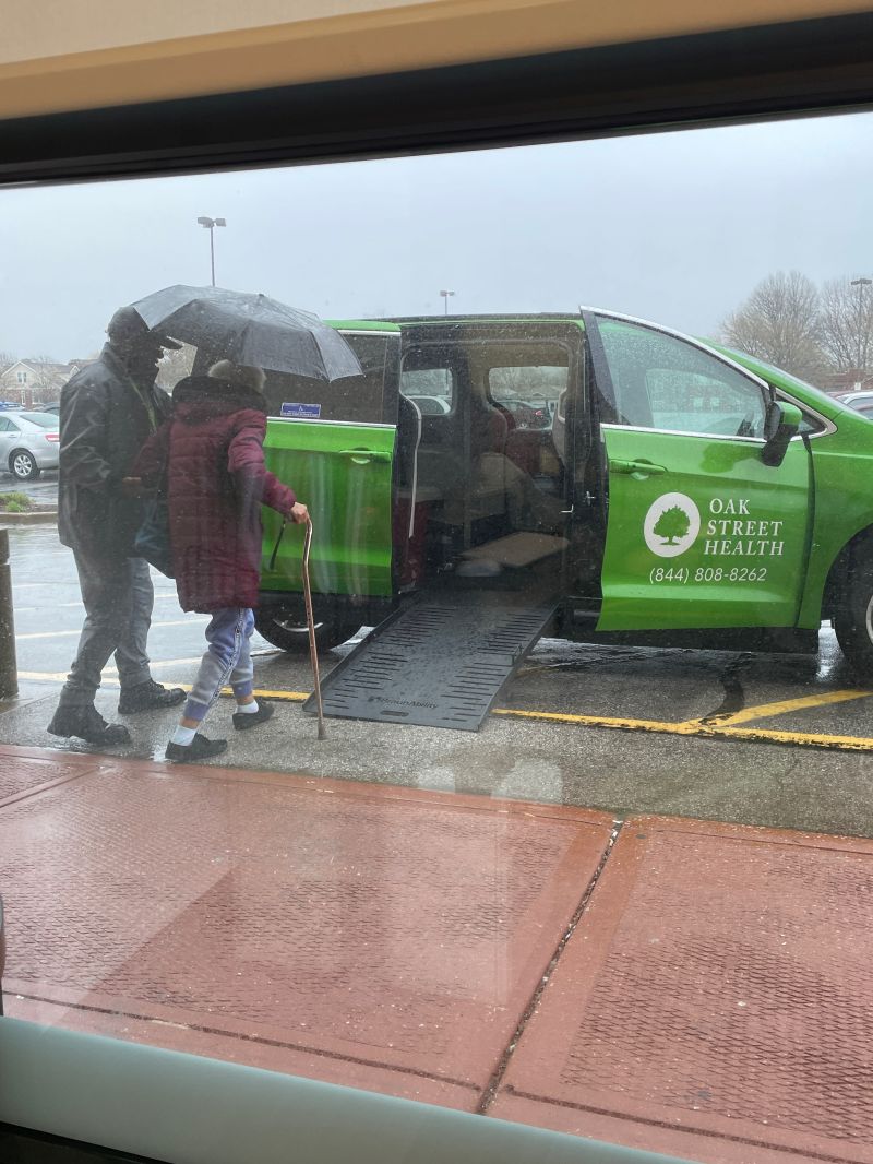 OakStreetHealth's tweet photo. As we provide the best #healthcare experience, we take unprecedented accountability for our patients & always go to extraordinary lengths to ensure their well-being! A little rain wonโt keep us from creating an unmatched #PatientExperience!
๐ธ Thanks #TeamOaky for the great pic! https://t.co/5RdBuW8W7Q
