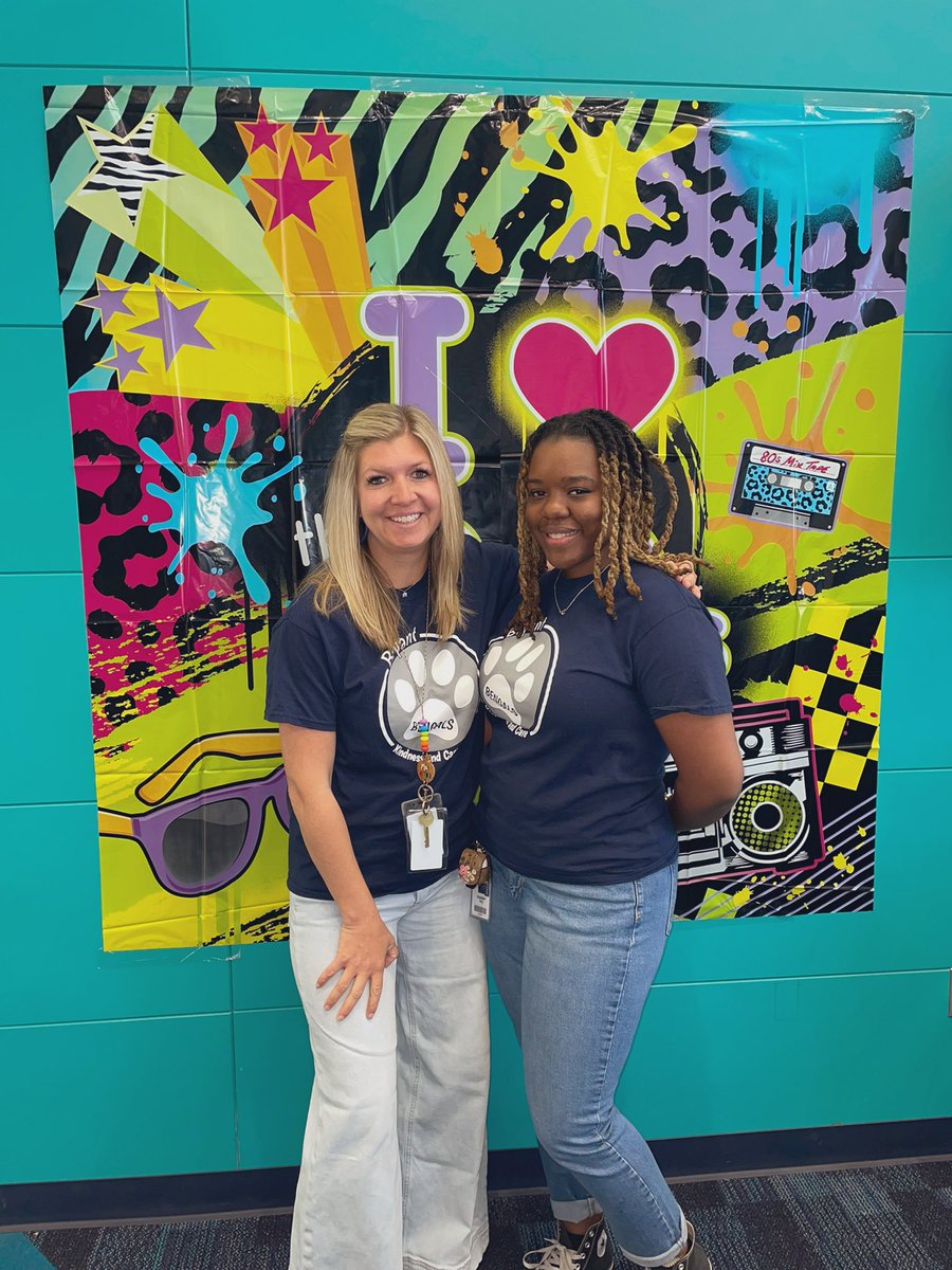 WalkerMelissa81's tweet photo. Our classroom team!!!! Mrs Fary and I! Excited to end the school with your kiddos!!! https://t.co/qyTHSGJuiP