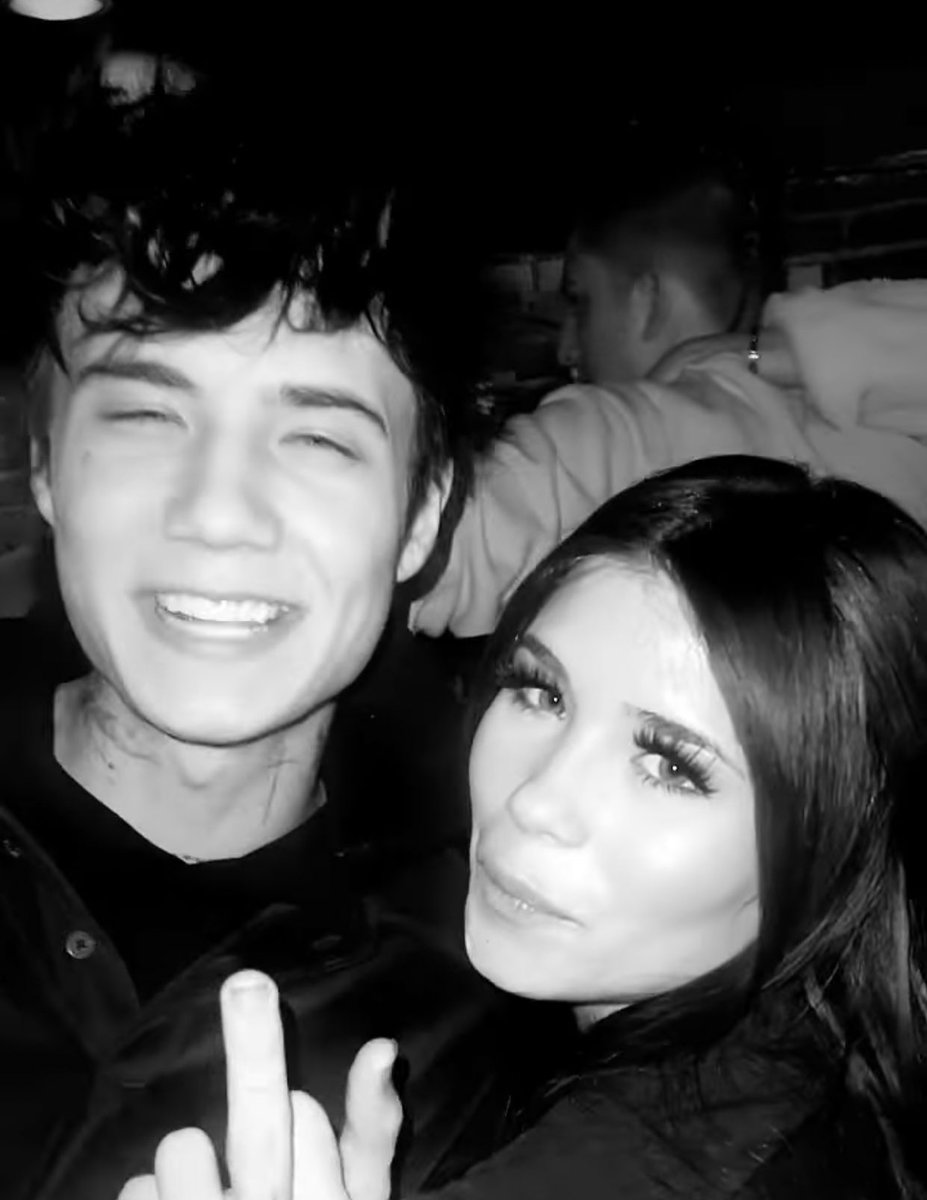 me n my luver boy 🖤