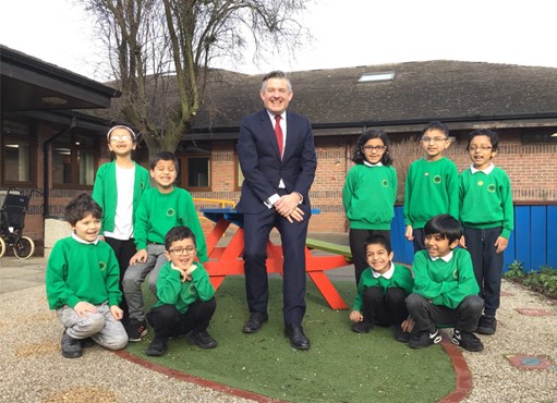 kidsfruit's tweet photo. Jonathan Ashworth MP attending a Fresh Fruit &amp; Veg tasting for kids at @EvingtonValley https://t.co/G79qLFYOrC