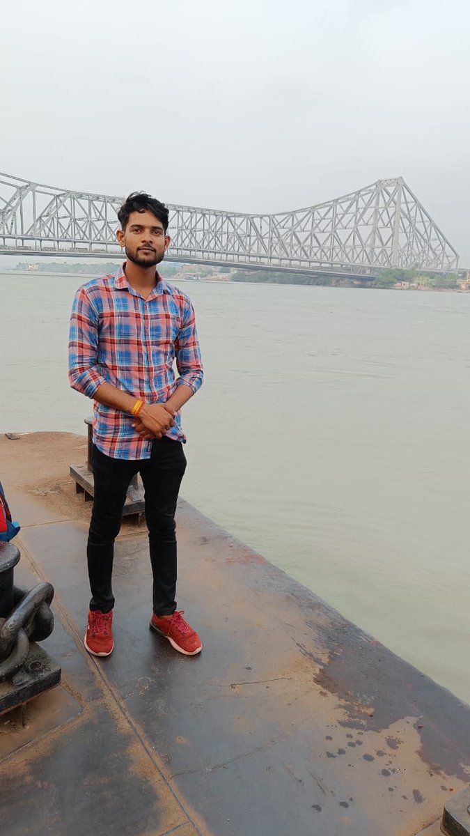 KumarAashishYa1's tweet photo. Kolkata the City of joy ❣️🤗
#Victoria_palace
#Howrah_bridge
#Alipur_zoo ☺️ https://t.co/1PIXsvgqg7