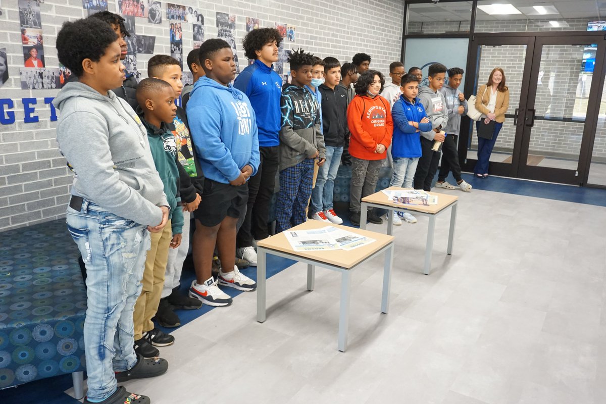ClifdaleMiddle's tweet photo. My Brother's Keeper honored Dr. Susan Little and Mr. Rodney Goode for their help in the creation and establishment of their organization. To read more about it, click here: https://t.co/3XCcYgpLe9 https://t.co/XocT1ZEvcz