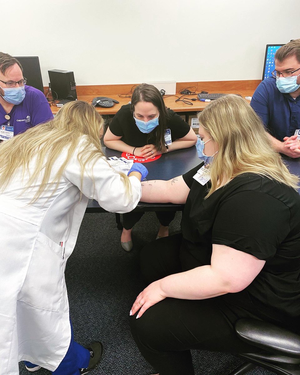CRMHRxResidency's tweet photo. Practice makes perfect! 

Our ID Team hosted a training session yesterday on proper Penicillin Skin Testing technique for the evaluation of patients with suspected penicillin allergies! They were also able to debunk one of our ID PGY2s penicillin allergy. https://t.co/UbuF2M06iu