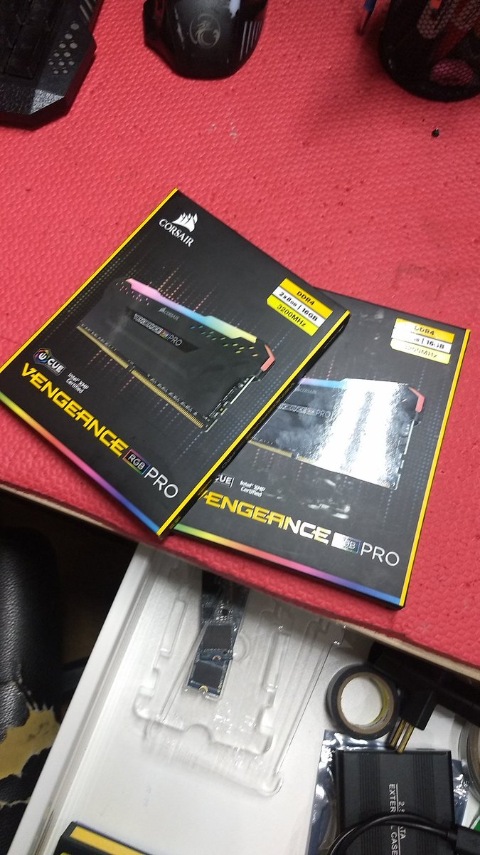 PsycoMarcos's tweet photo. 64gb ddr4 rgb https://t.co/1JWhsrCsGh